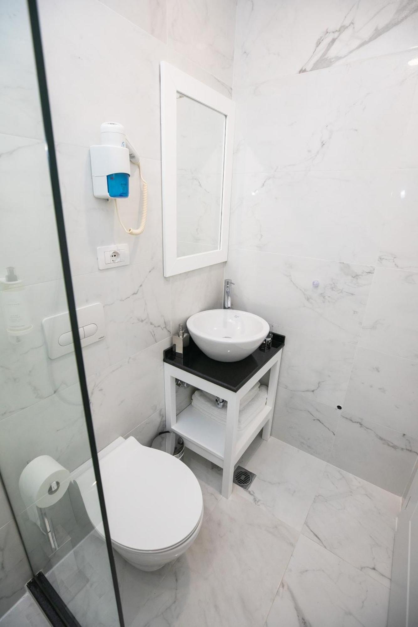 Hotel Elior Тирана Екстер'єр фото