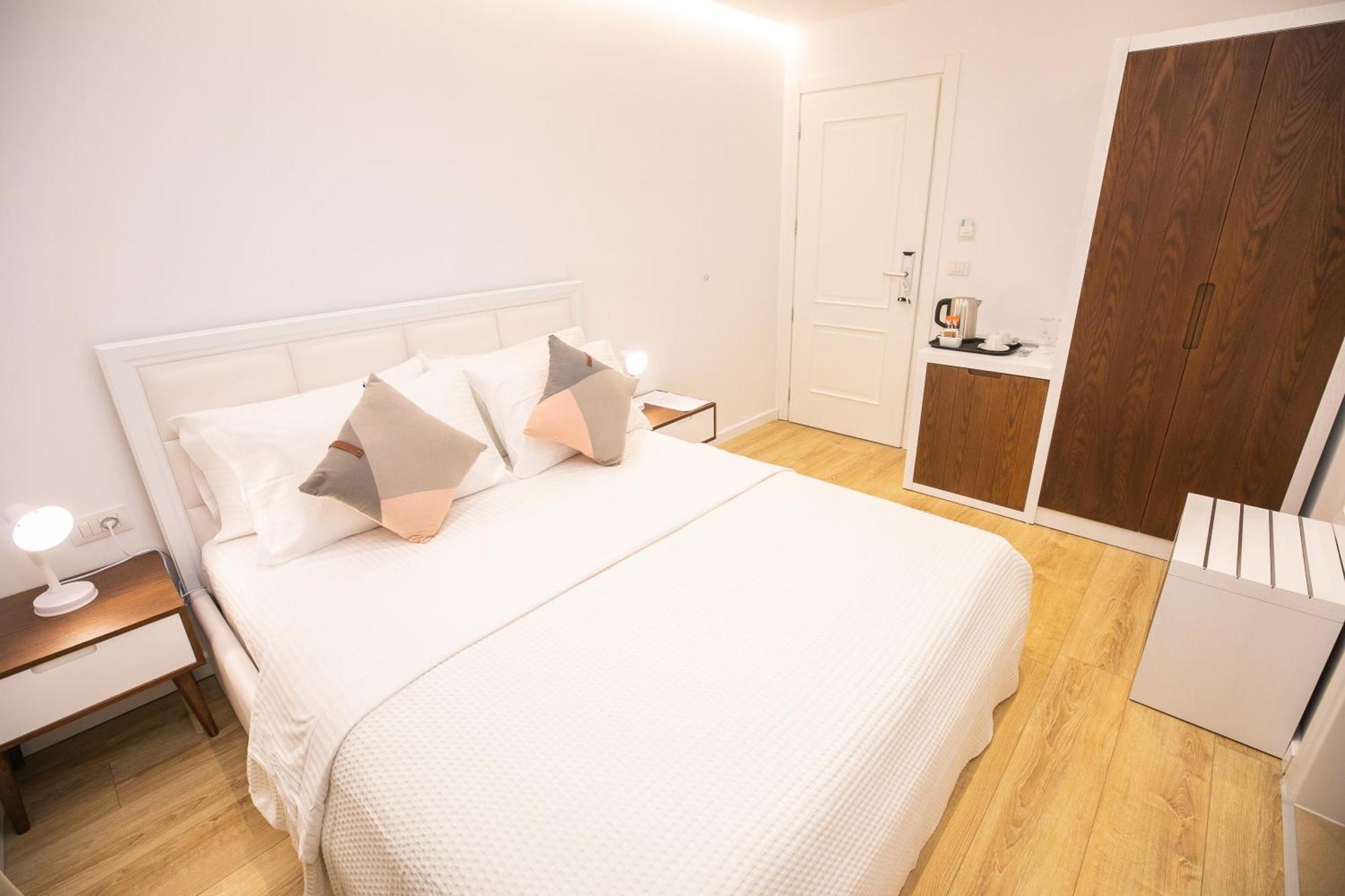 Hotel Elior Тирана Екстер'єр фото