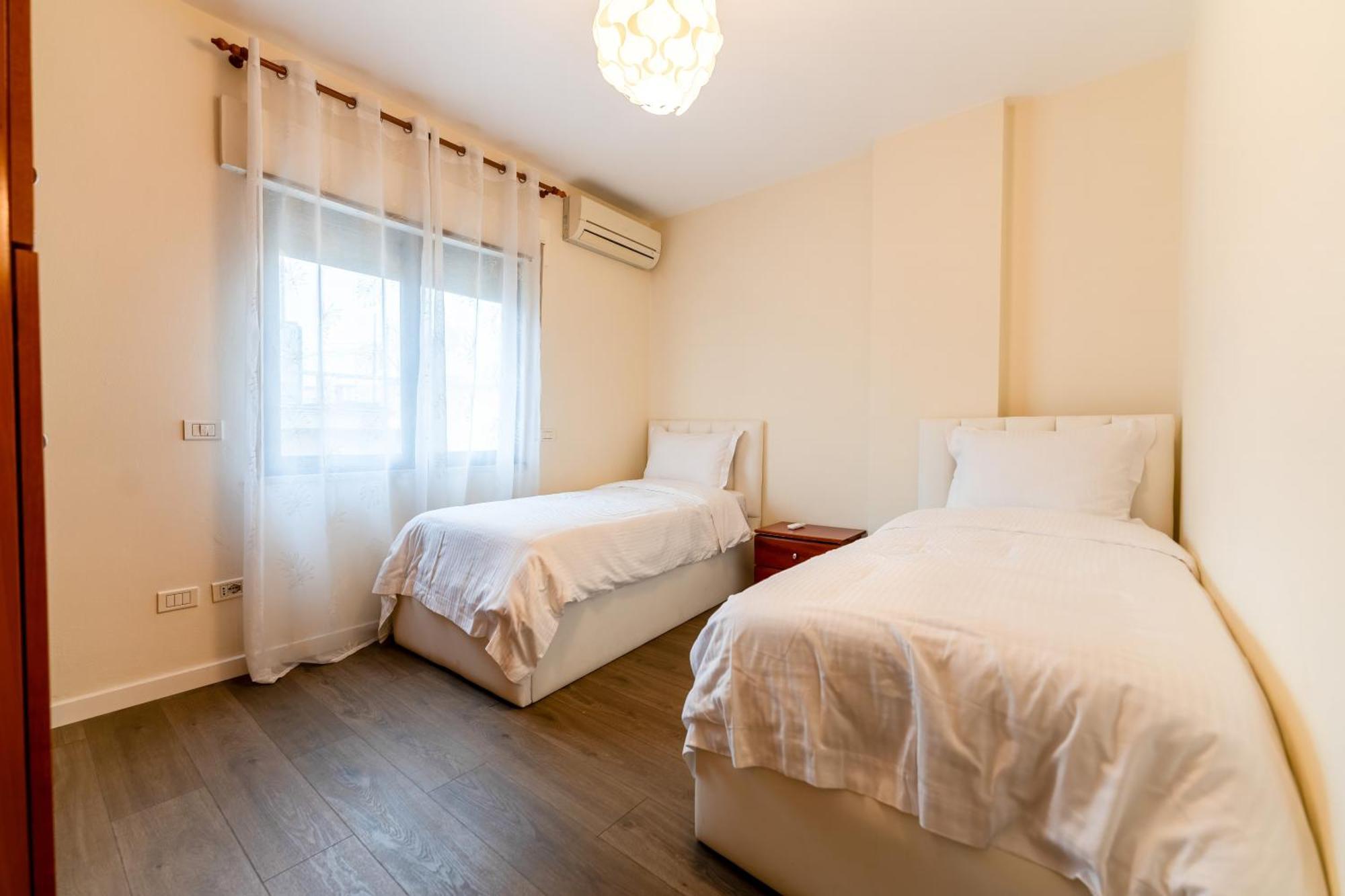 Hotel Elior Тирана Екстер'єр фото